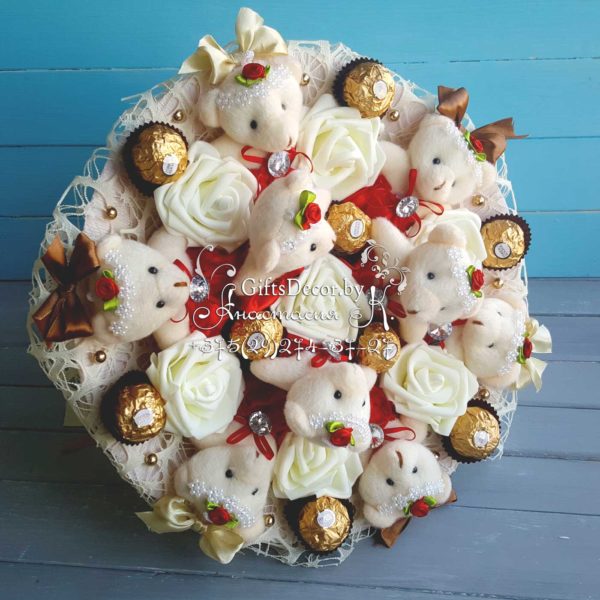 Букет из мишек и конфет