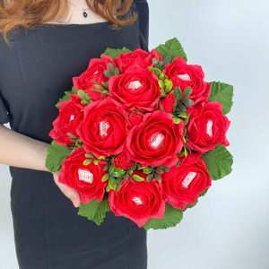 Букет из конфет «Алый каприз»